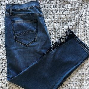 DRIFTWOOD Amelia Floral Embroidered Jean size 32